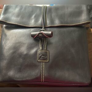 Free Shipping! Dooney and Bourke Navy Florentine Toggle Crossbody